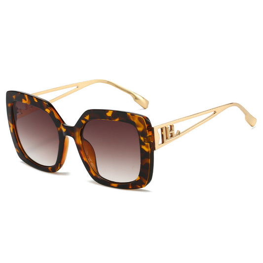 Rich Aunt Shades