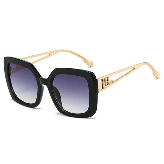 Rich Aunt Shades